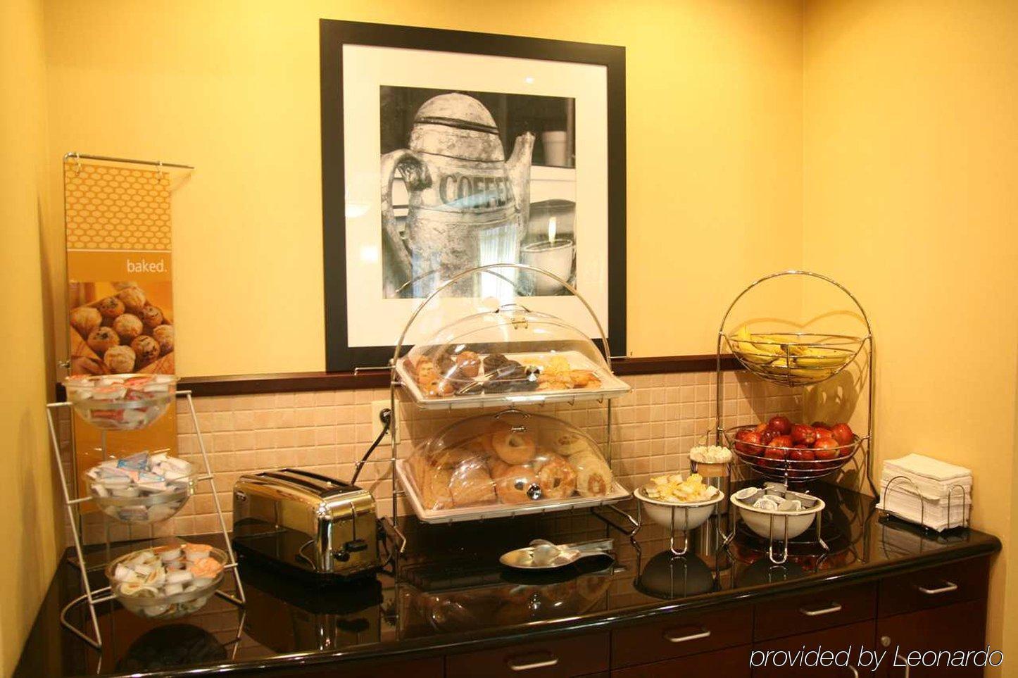 แฮมป์ตัน อินน์ แชนเนล ไอแลนด์ ฮาร์เบอร์ อ็อกซ์นาร์ด ร้านอาหาร รูปภาพ
